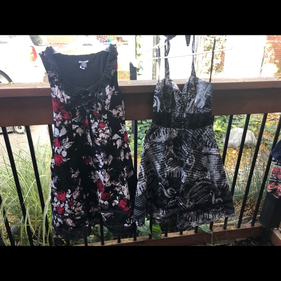 HOT TOPIC DRESSES - Picture 1 of 1